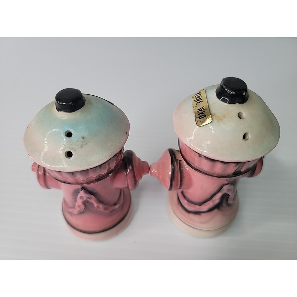 Vintage Pink & Black 3‎ 1/2" Fire Hydrant Salt & Pepper Shakers Made in Japan - Picture 5 of 6